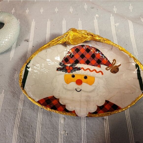 DECOUPAGE CLAM SHELL DECOUPAGE SANTA CLAUS 🧑🎄 ON A CLAM SHELL TRINKET DISH - Picture 4 of 11